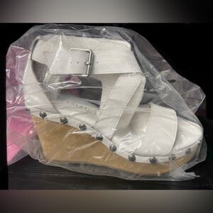 Volatile Zitola shoes size 9